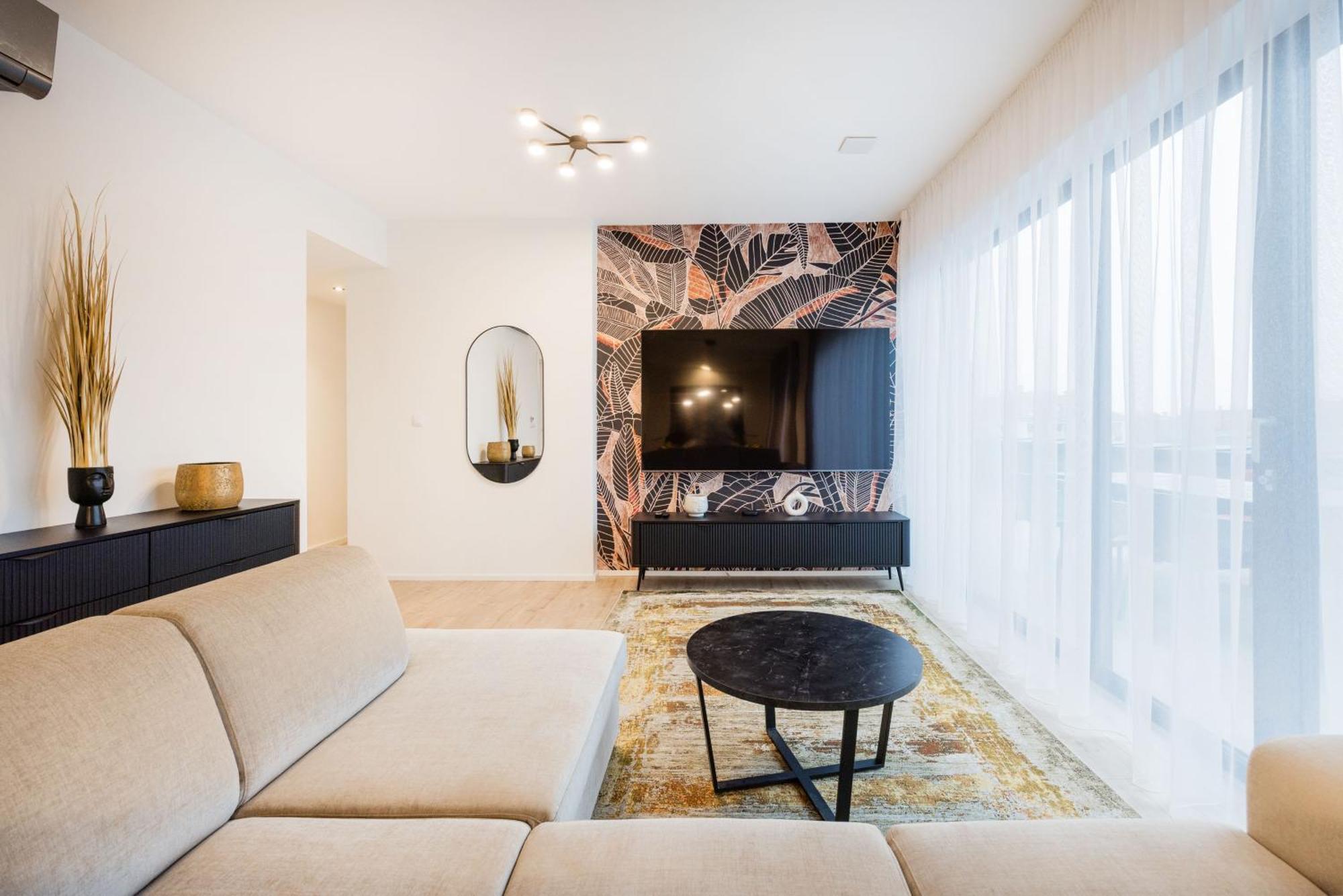 Skyline Living - Penthouse With Terrace And Parking